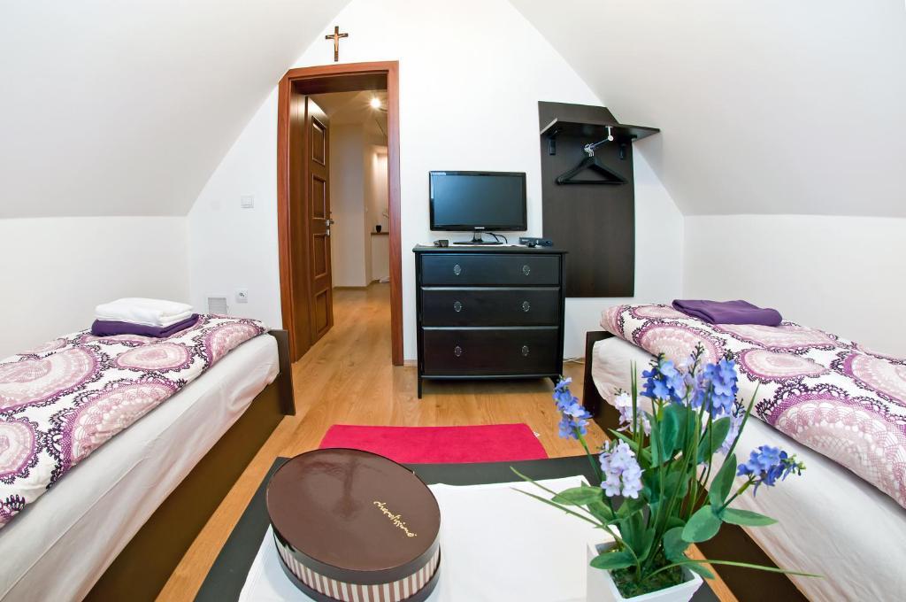 Miodowy Zakatek Apartment Labowa Room photo
